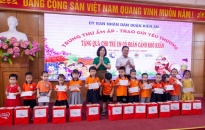 Quận Kiến An trao gần 250 suất quà tặng trẻ em có hoàn cảnh khó khăn trên địa bàn quận nhân dịp Tết Trung thu