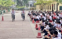 Công an quận Đồ Sơn: Tuyên truyền Luật giao thông đường bộ và kĩ năng tham gia giao thông cho học sinh