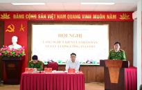 Đại tá Bùi Trung Thành - Phó Giám đốc CATP lắng nghe phản ánh của Nhân dân phường Trần Thành Ngọ (quận Kiến An)