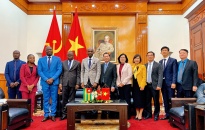 Chủ tịch UBND thành phố Nguyễn Văn Tùng tiếp Bộ trưởng Ngoại giao Togo thăm và làm việc tại Hải Phòng