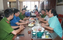 Siết chặt quản lý, phòng ngừa, đấu tranh với tội phạm, vi phạm pháp luật trong ngành, nghề đầu tư kinh doanh có điều kiện về ANTT, con dấu