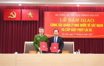 Bàn giao công tác quản lý nhà nước về sát hạch và cấp giấy phép lái xe sang Bộ Công an