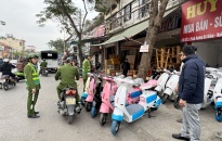 Công an phường Cầu Tre (Ngô Quyền): Ra quân đảm bảo TTATGT, trật tự đường hè, môi trường đô thị 