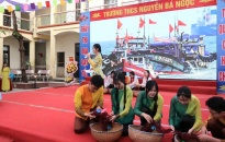 Trường THCS Nguyễn Bá Ngọc: Học sinh khối lớp 8 đề ra nhiều giải pháp bảo vệ môi trường và tài nguyên biển đảo Việt Nam