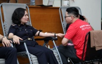 Chương trình hiến máu 'Giọt hồng nhân ái' thu hút hơn 100 cán bộ, người lao động tham gia