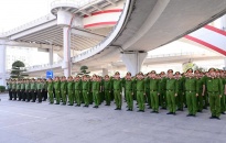 Sẵn sàng hợp luyện chương trình duyệt đội ngũ và diễu hành quần chúng trong Lễ kỷ niệm 70 năm Ngày giải phóng Hải Phòng và Lễ hội Hoa Phượng Đỏ - Hải Phòng 2025