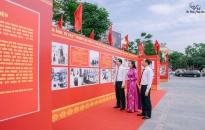 Triển lãm ảnh, tư liệu với chủ đề “Thành tựu kinh tế, văn hóa, xã hội, an ninh, quốc phòng của thành phố Hải Phòng - 70 năm xây dựng và phát triển”