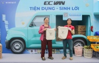 VinFast EC Van ‘chiếm sóng’ chợ đầu mối khiến giới tiểu thương xôn xao