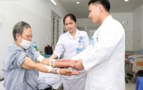 Bệnh viện Hữu nghị Việt Tiệp chinh phục “bài toán khó” phù bạch mạch bằng kỹ thuật siêu vi phẫu