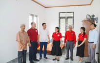 Khánh thành Nhà Chữ thập đỏ tặng ông Trịnh Văn Chuông - Tổ dân phố số 8 phường Hòa Nghĩa (quận Dương Kinh) 	