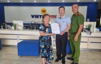 Công an phường Cầu Tre: Hướng dẫn trả lại 300 triệu đồng do chuyển nhầm tài khoản 