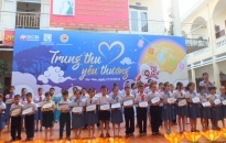Trao 80 suất quà trung thu tặng trẻ em quận Ngô Quyền