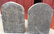 Những dấu hiệu bất thường liên quan đến 2 tấm bia đá phát hiện tại xã Kiến Thiết, huyện Tiên Lãng