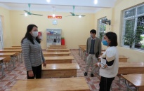 Lãnh đạo huyện Kiến Thụy kiểm tra công tác  phòng, chống dịch bệnh tại các trường học 