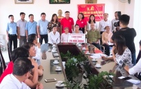 Hội Chữ thập đỏ huyện Kiến Thụy tặng quà 5 hộ nghèo có hoàn cảnh đặc biệt khó khăn
