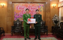 CATP thăm, chúc tết Bộ Chỉ huy quân sự TP và phường Cát Dài (quận Lê Chân)