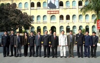 Bí thư Thành ủy thăm Bộ Tư lệnh Quân chủng Hải quân