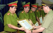 CAHP được tặng thưởng huân chương Chiến công hạng nhất
