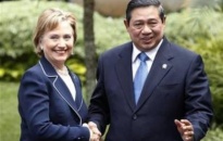 Vì sao bà Hillary thăm Indonesia?