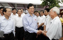 Thủ tướng Nguyễn Tấn Dũng tiếp xúc cử tri quận Lê Chân