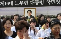 Thủ tướng Hàn Quốc bị đuổi khỏi đám tam ông Roh Moo-hyun