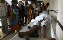 122 người Ấn Độ chết vì ngộ độc rượu
