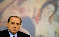 Thủ tướng Italia thanh minh về bê bối tình ái