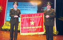 Công an Hải Phòng được tặng cờ thi đua của Chính phủ