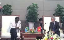 Thủ tướng Tanzania thăm Hải Phòng