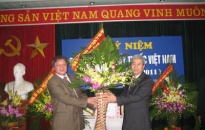 Chủ tịch UBND TP Dương Anh Điền thăm và chúc mừng các bệnh viện