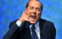 Thủ tướng Italia lao đao vì bê bối tình dục
