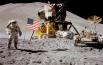 38 tỷ USD cho chuyến bay lên Mặt Trăng