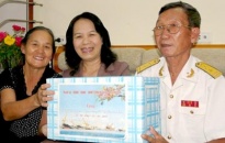 Phó bí thư thường trực Thành ủy thăm cựu chiến binh tàu không số