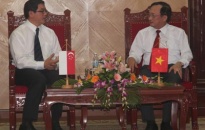 Bí thư Thành ủy Nguyễn Văn Thành tiếp đại sứ Singapore