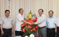 Bí thư Thành ủy Nguyễn Văn Thành chúc mừng Ban tuyên giáo Trung ương