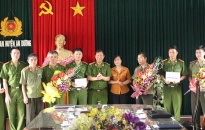 CATP khen thưởng công an các huyện An Dương, Vĩnh Bảo và Phòng PC47