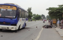 Xe khách vượt ẩu, cán chết người đi xe máy tại Tiên Lãng