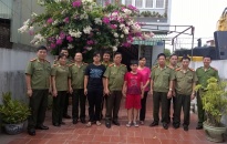 Tổng cục trưởng Hậu cần-kỹ thuật (BCA) thăm gia đình liệt sĩ Bùi Tiến Tường