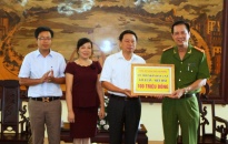 CATP ủng hộ nhân dân Việt Hải, Gia Luận (Cát Hải) 100 triệu đồng