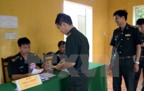Cử tri tại nhiều địa phương trong cả nước tiến hành bầu cử sớm