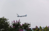 Air Force One đưa Tổng thống Barack Obama rời Hà Nội vào TP. HCM