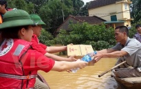 Cứu trợ khẩn cấp gần 2 tỷ đồng cho các tỉnh miền Trung