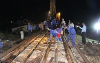 Thông tuyến đường sắt Bắc Nam sau tai nạn làm 3 người chết