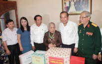 Kỷ niệm 70 năm Ngày Thương binh - Liệt sỹ: Lãnh đạo Đảng, Chính phủ thăm gia đình chính sách