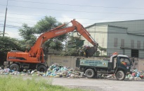 Huyện Thủy Nguyên: Doanh nghiệp hỗ trợ vận chuyển và xử lý rác thải