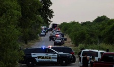 Phát hiện 40 người nhập cư tử vong trong thùng xe kéo tại Texas (Mỹ)