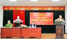 Đại tá Lê Trung Sơn, Phó Giám đốc CATP lắng nghe ý kiến nhân dân phường Anh Dũng (Dương Kinh) 