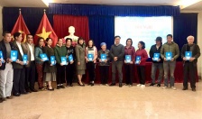 Trao tặng thẻ BHYT cho người dân có hoàn cảnh khó khăn tại phường Đồng Quốc Bình, quận Ngô Quyền