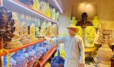 Nghệ nhân ưu tú Phạm Văn Tuyên: Người “thổi hồn” cho gốm phù điêu