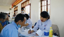  Bệnh viện Kiến An: Phối hợp khám bệnh, tư vấn sức khỏe cho hơn 600 người dân có hoàn cảnh khó khăn 